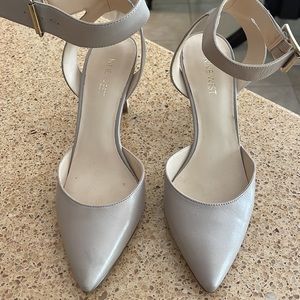 Nine West Shoes. Womens size 6.  In good condition. Worn only twice.